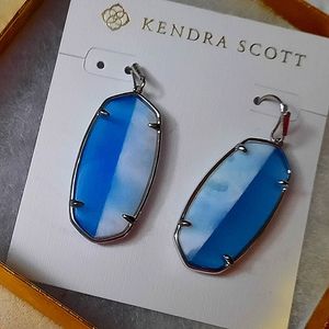 NWT Beautiful Kendra Scott earrings